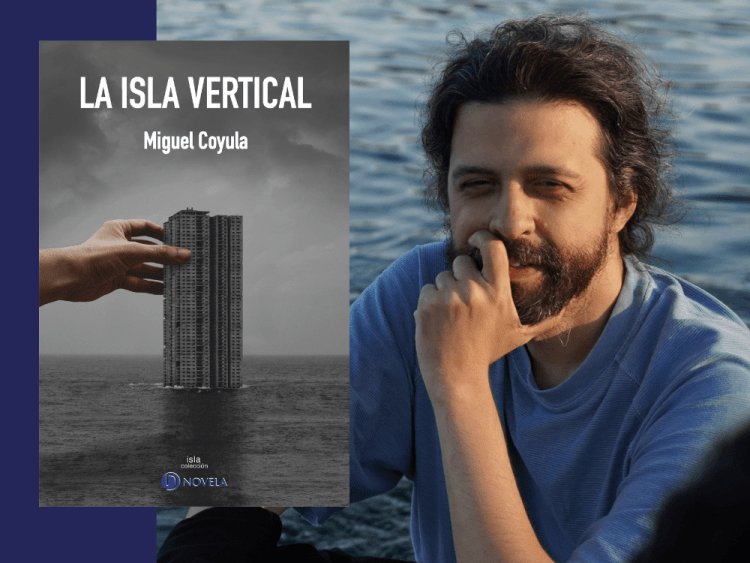 Miguel Coyula junto a su novela "La isla vertical".