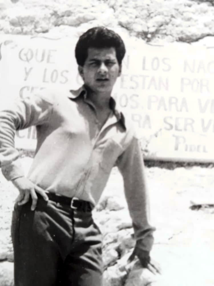 El escritor Rafael Vilches Proenza a sus 18 años.